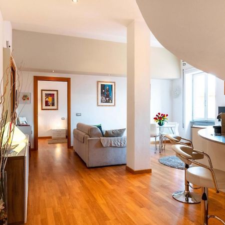 Luxury Flat In Town - Lucca City Center Esterno foto